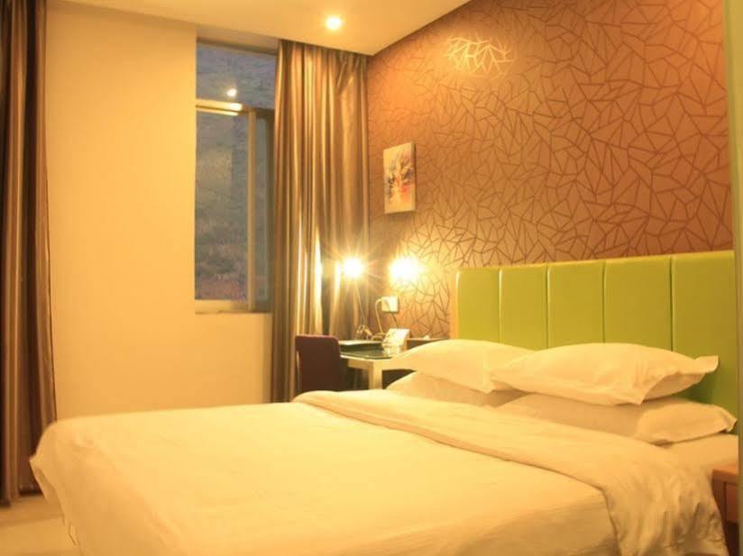 Yangshuo Harbour View Hotel Extérieur photo