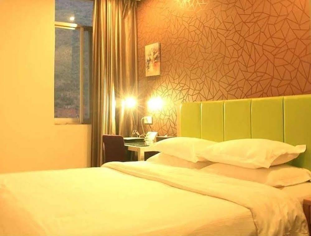 Yangshuo Harbour View Hotel Extérieur photo