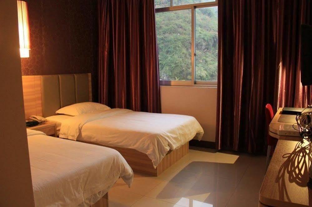 Yangshuo Harbour View Hotel Extérieur photo