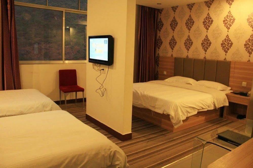 Yangshuo Harbour View Hotel Extérieur photo